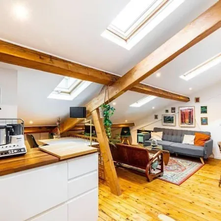 Beautiful & Central Loft