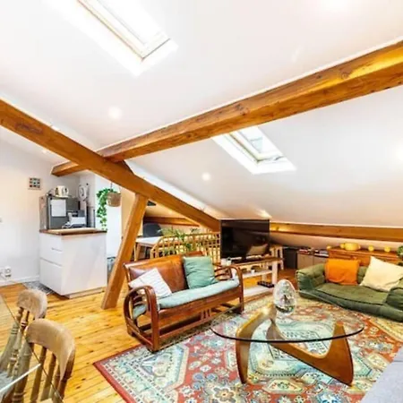 Beautiful & Central Loft